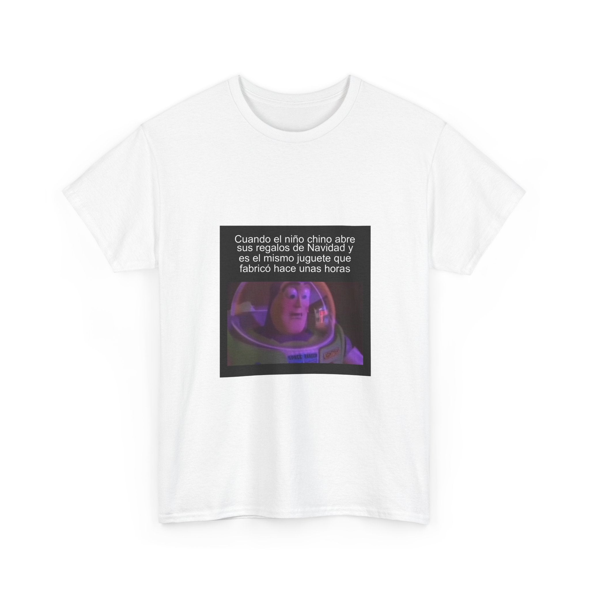 "Cuando El Niño Chino Abre Sus Regalos De Navidad Y Es" - Camiseta Meme
